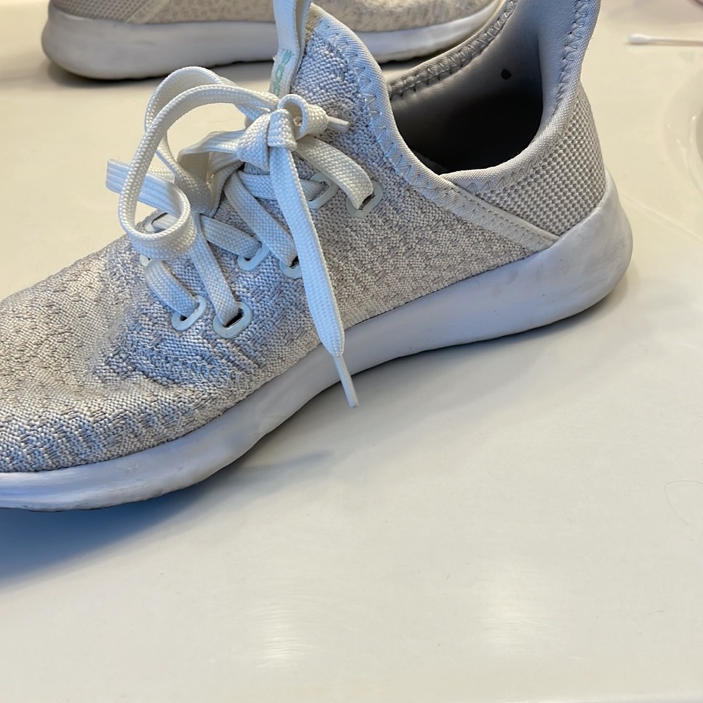 Sneakers - Picture 3 of 7